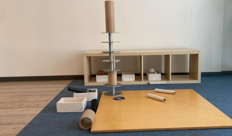 Immagine che contiene interno, pavimento, muro, arredo

Descrizione generata automaticamente